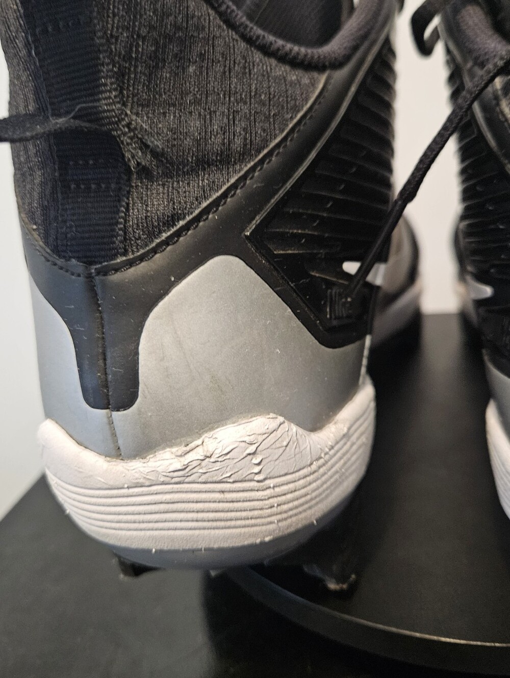Nike Alpha Menace Strong Football Cleats II5139-010 White /Black Mens SZ 9.5 - Picture 8 of 11